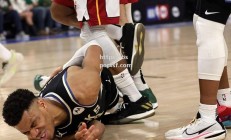 bsports体育-伤缺关键位置球员难受